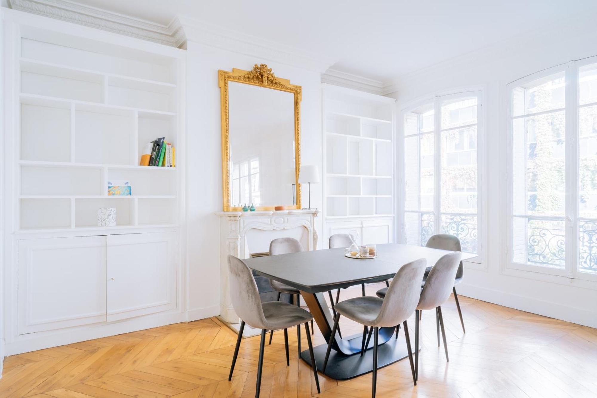 Lovely 1 Bedroom Next To Champ De Mars * Parijs